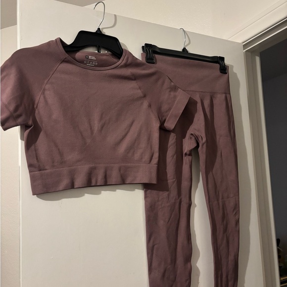 Tops - Activewear Set - Top and Leggings